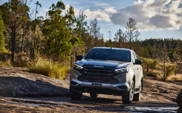  Isuzu MU-X 4×4 LS-M