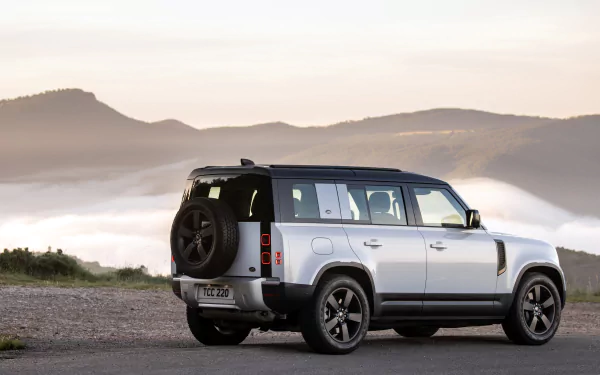  Land Rover Defender 110 P400e Urban Pack