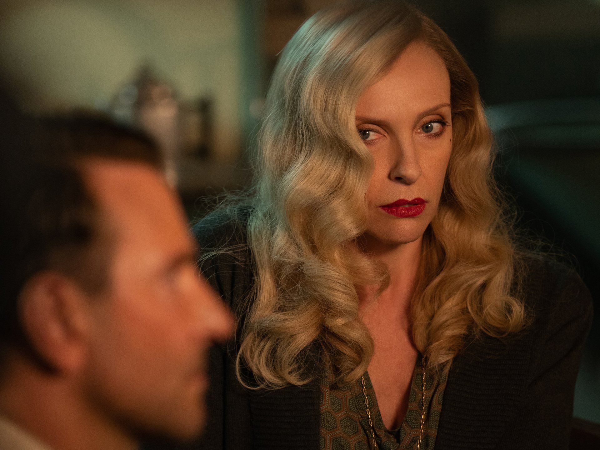 Download Toni Collette Movie Nightmare Alley 4k Ultra HD Wallpaper