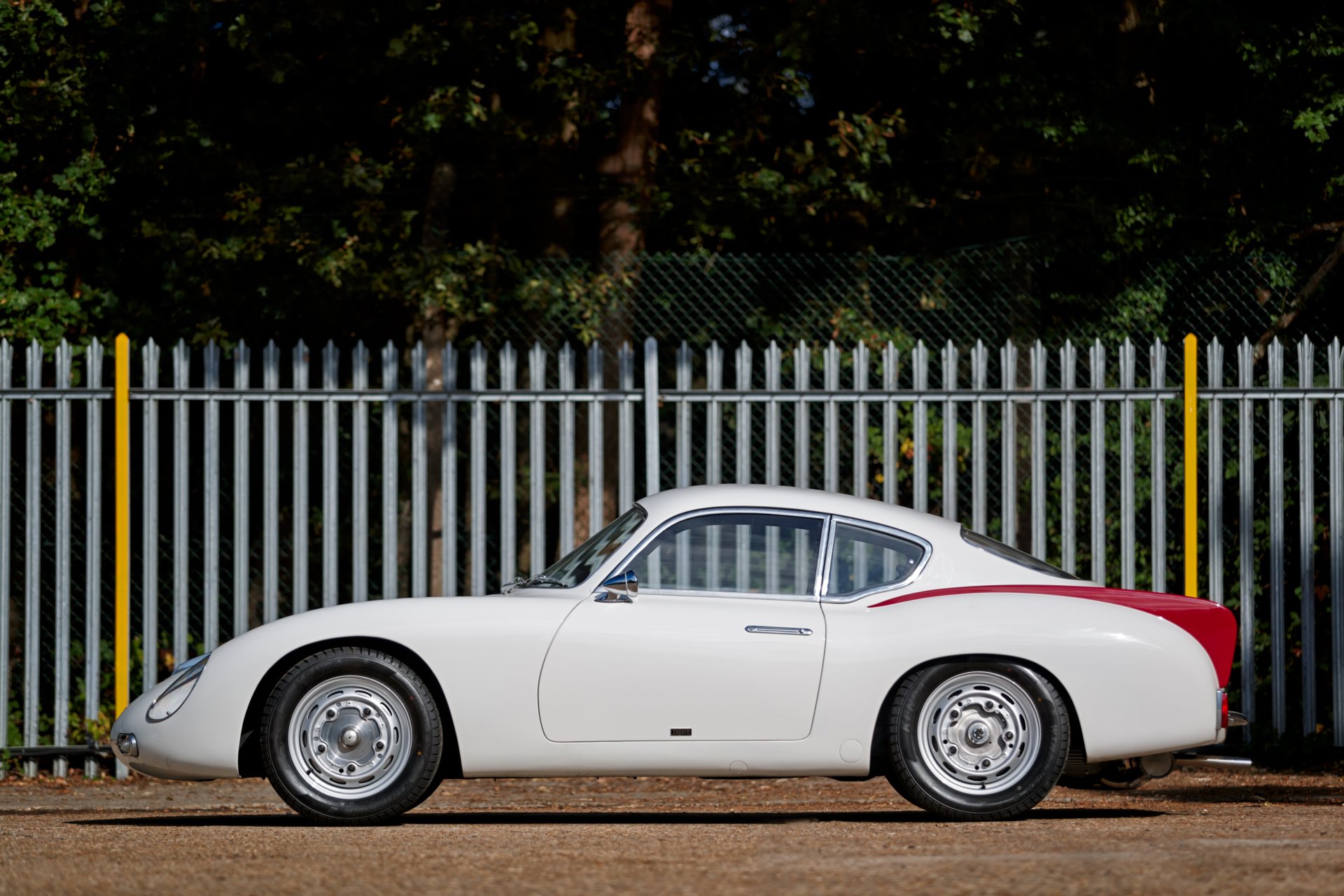 Download Vehicle Porsche 356B 4k Ultra HD Wallpaper