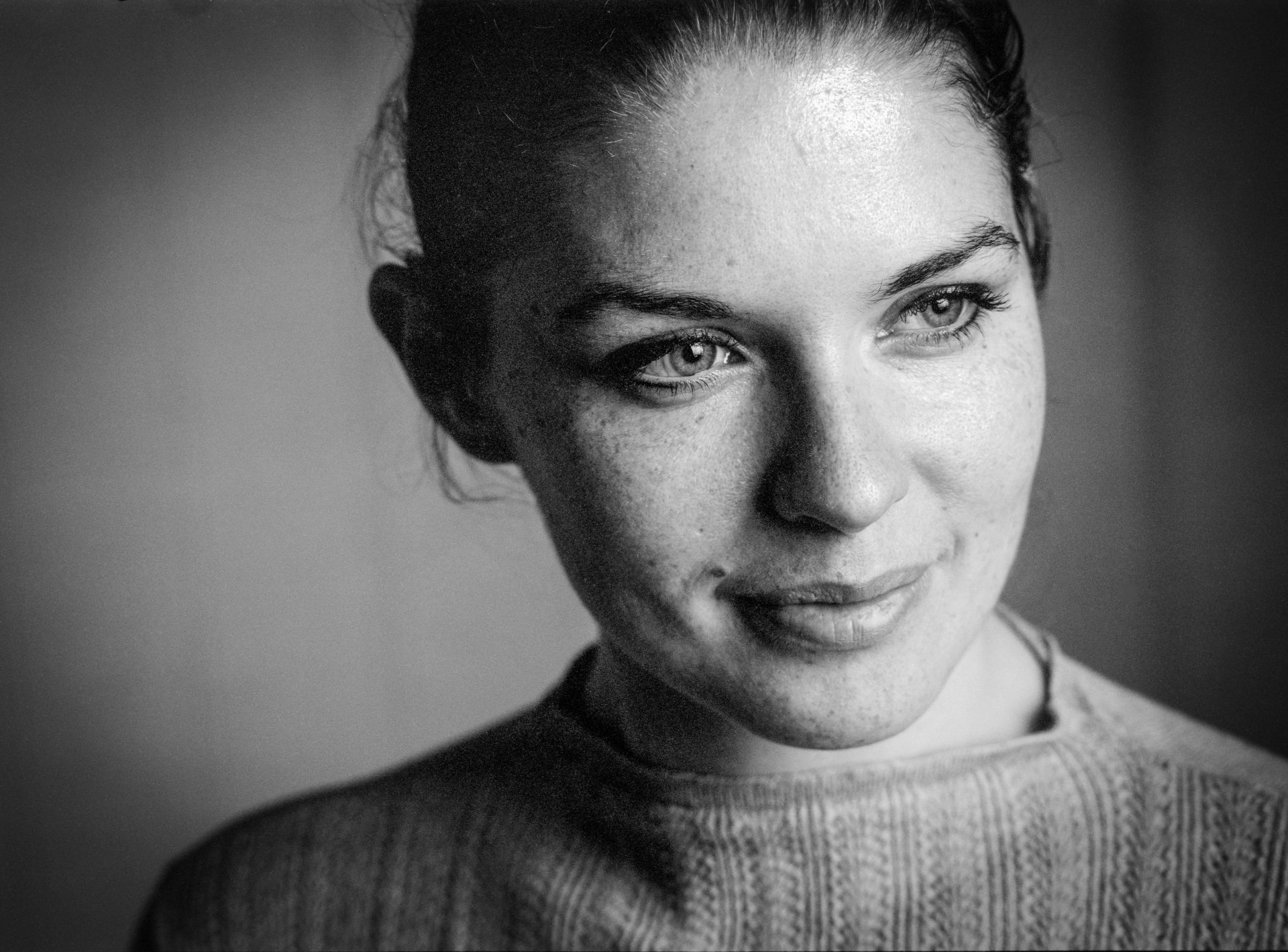 Download Portrait Woman Model 4k Ultra HD Wallpaper by Getting Grainier