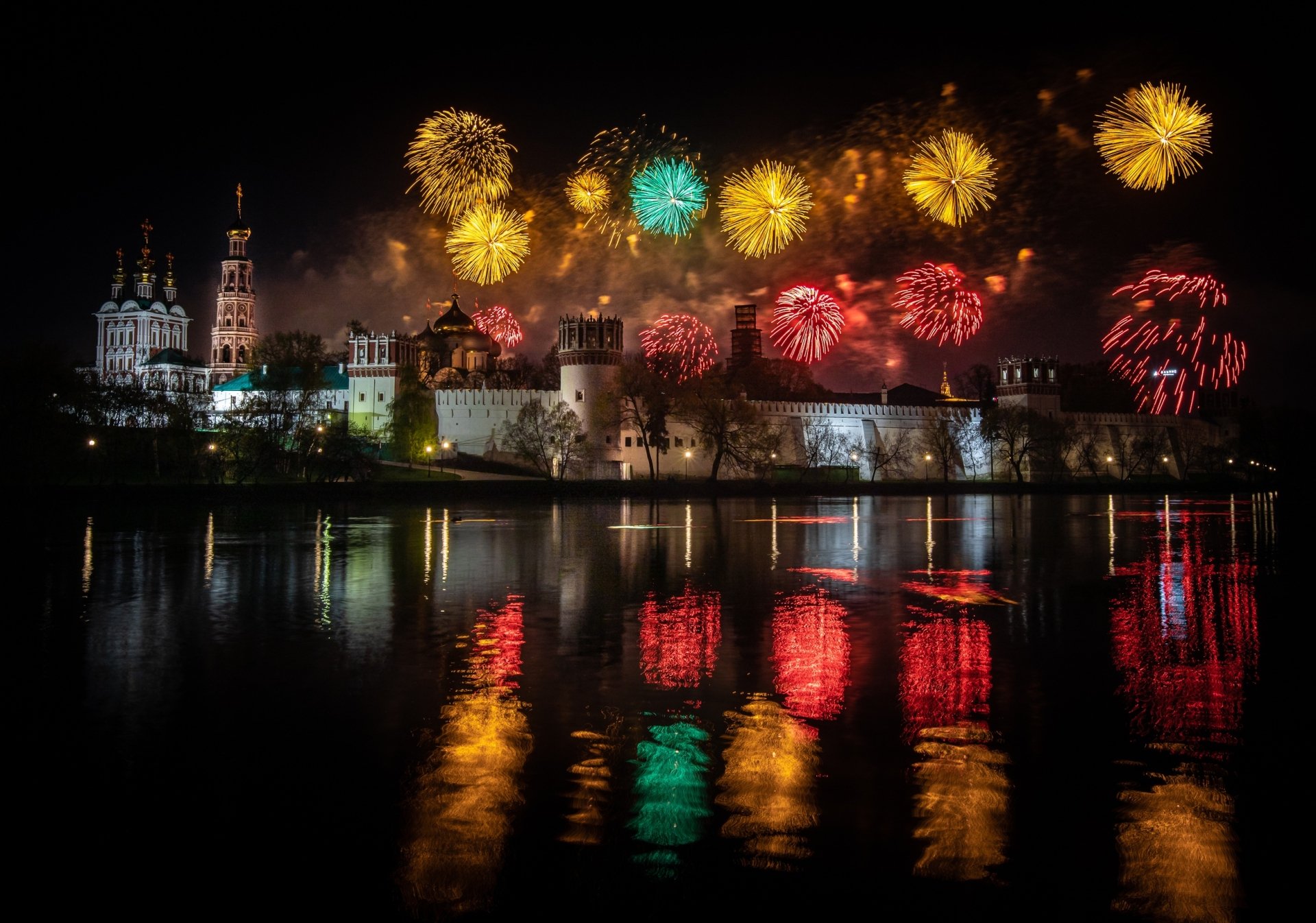 Download Victory Day (9 May) Moscow Photography Fireworks HD Wallpaper