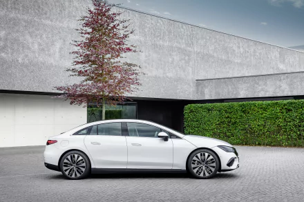  Mercedes-Benz EQE 350 Electric Art Line (V295)