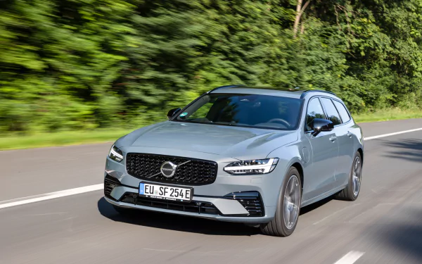  Volvo V90 T6 AWD Recharge R-Design
