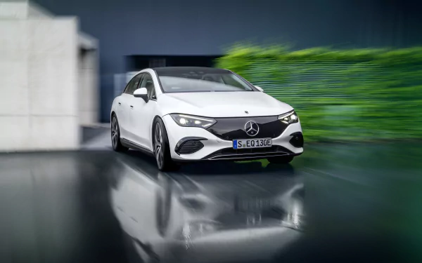  Mercedes-Benz EQE 350 Electric Art Line (V295)