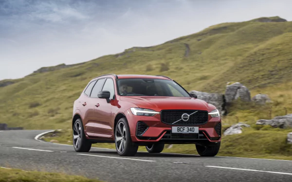  Volvo XC60 T8 Recharge AWD R-Design