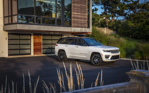  2022 Jeep Grand Cherokee Summit Reserve 4xe (WL)