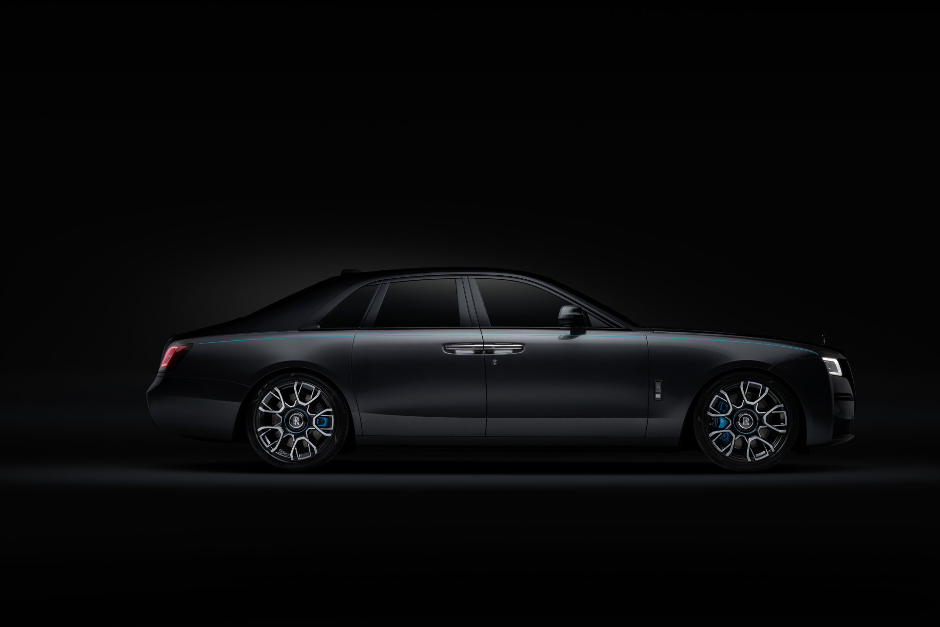 Download Vehicle Rolls-Royce Black Badge Ghost 8k Ultra HD Wallpaper
