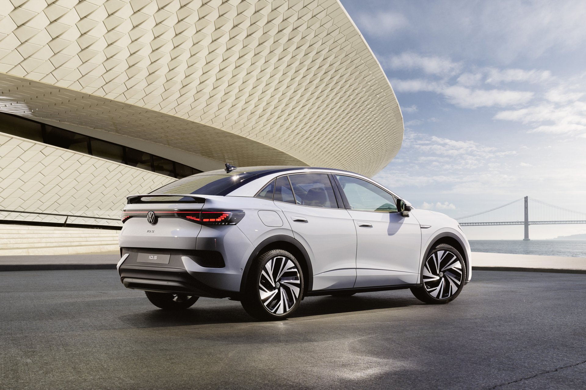 Download SUV Volkswagen ID.5 Pro Vehicle Volkswagen ID.5 4k Ultra HD Wallpaper