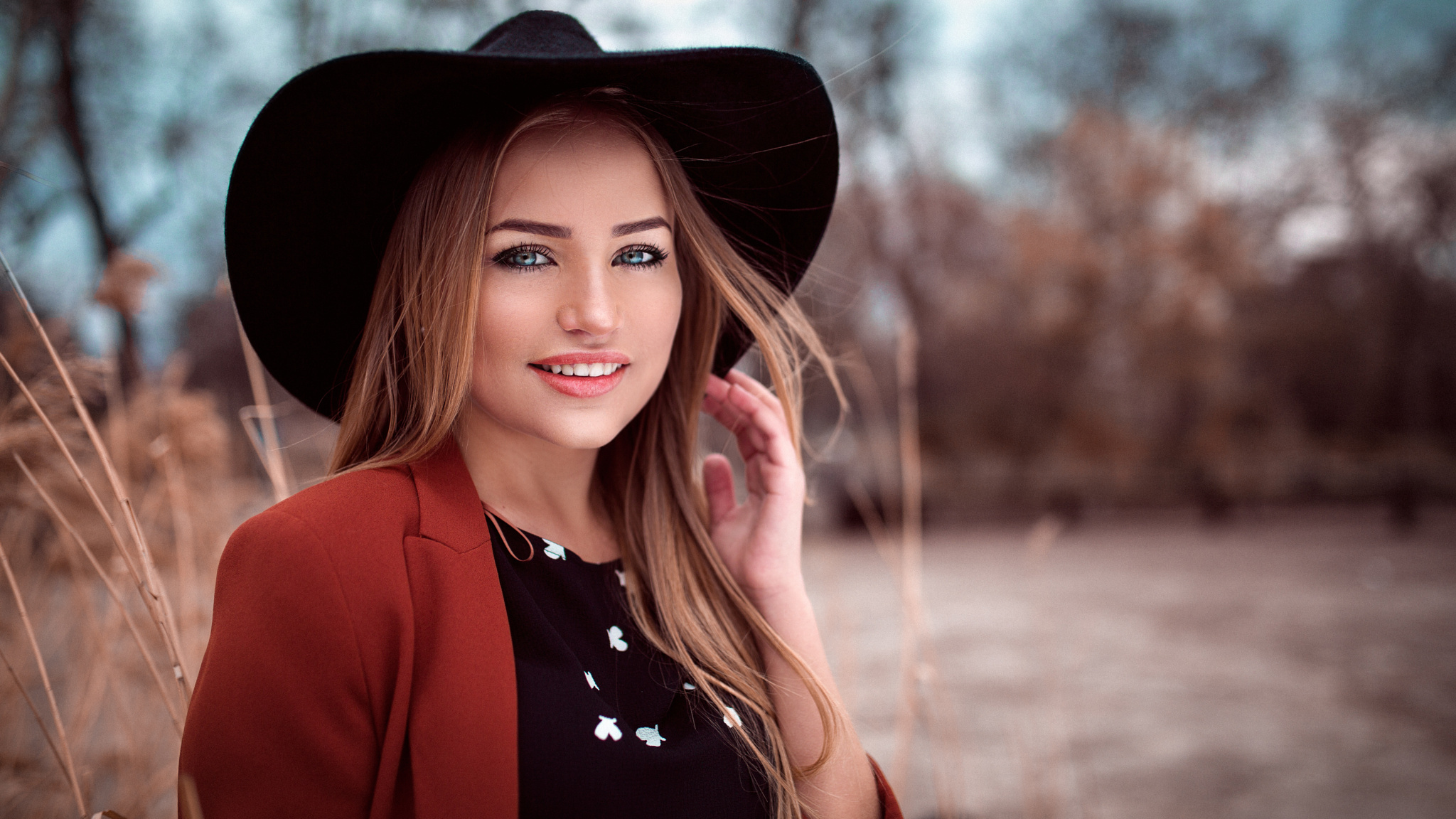 Download Hat Depth Of Field Woman Model HD Wallpaper by Peter Paszternak