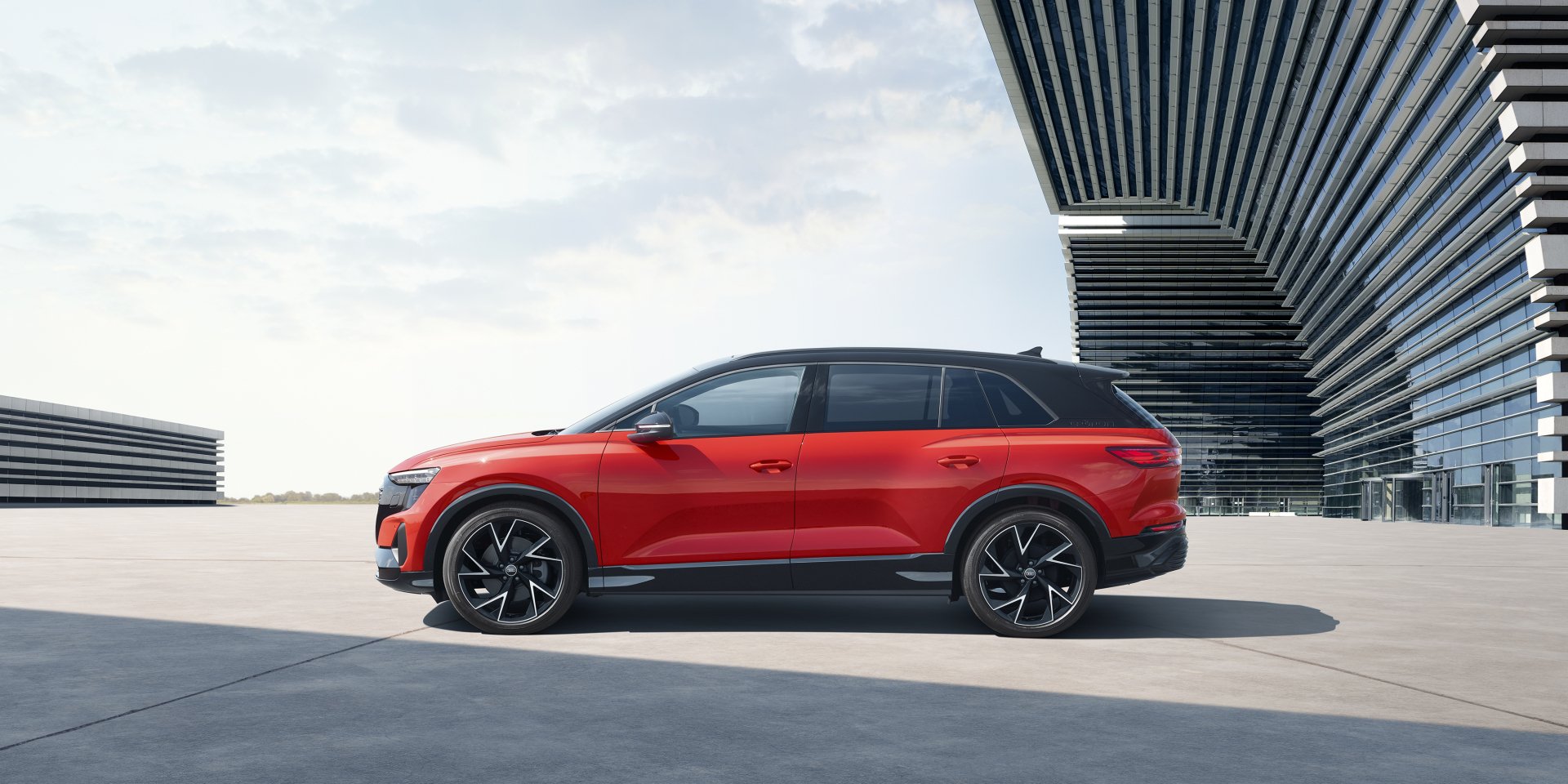 Download Electric Car SUV Vehicle Audi Q5 50 E-tron Quattro HD Wallpaper