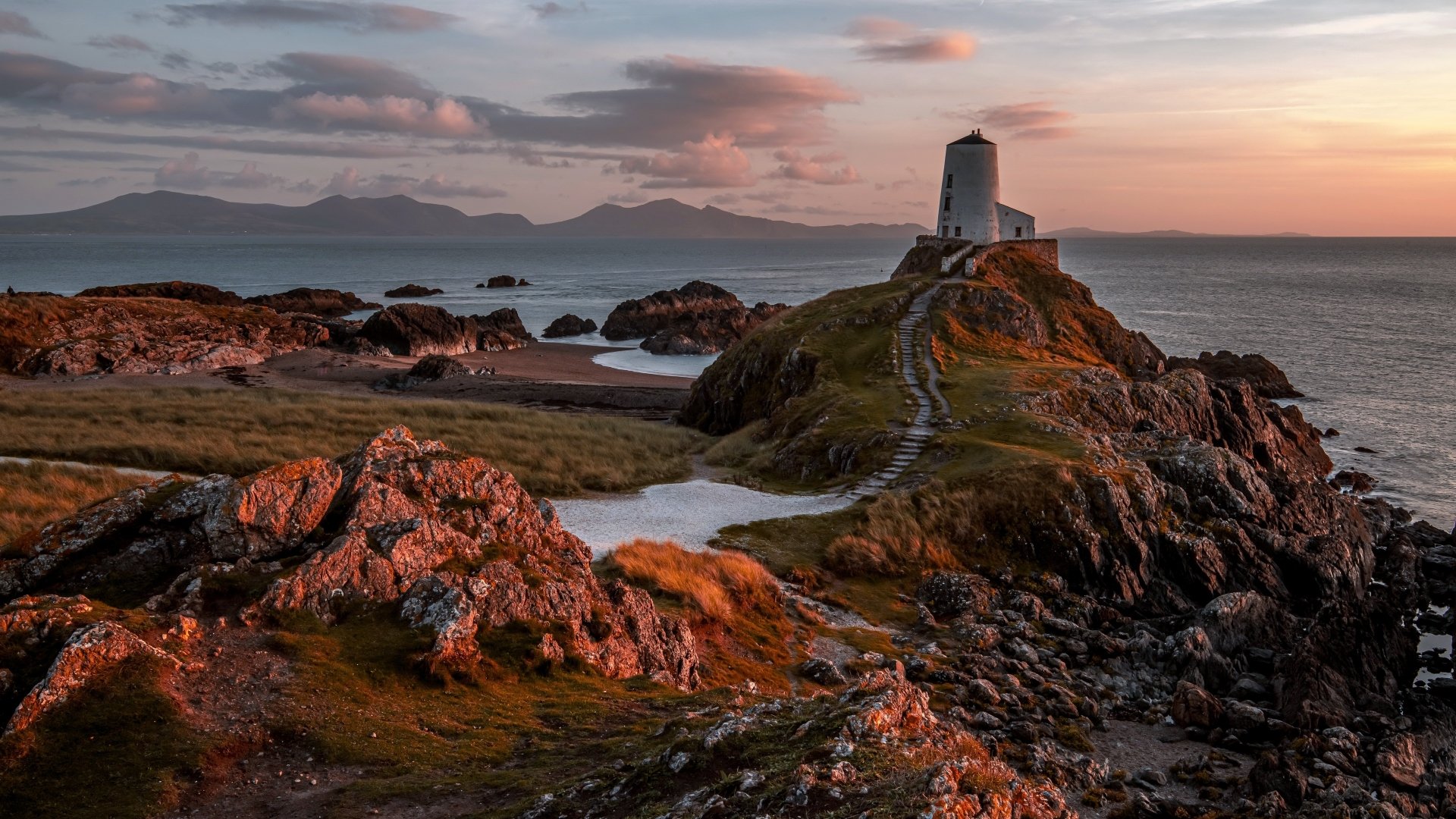 Download Man Made Lighthouse 4k Ultra HD Wallpaper | 3840x2160 ...
