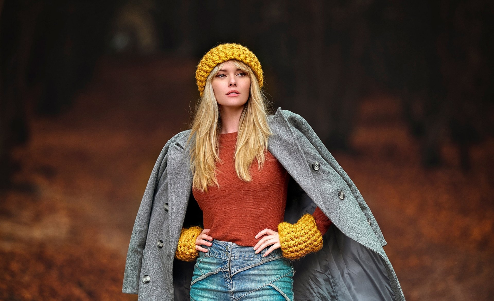 Download Coat Blonde Woman Carla Monaco HD Wallpaper