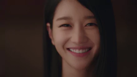  Seo Yea-ji Smiling Brightly