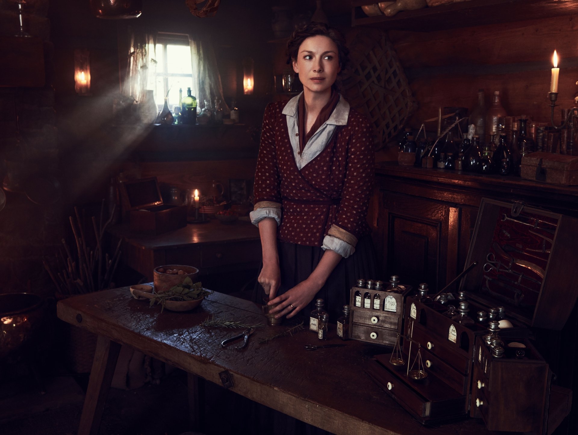 Download Claire Fraser Caitriona Balfe TV Show Outlander 8k Ultra HD Wallpaper