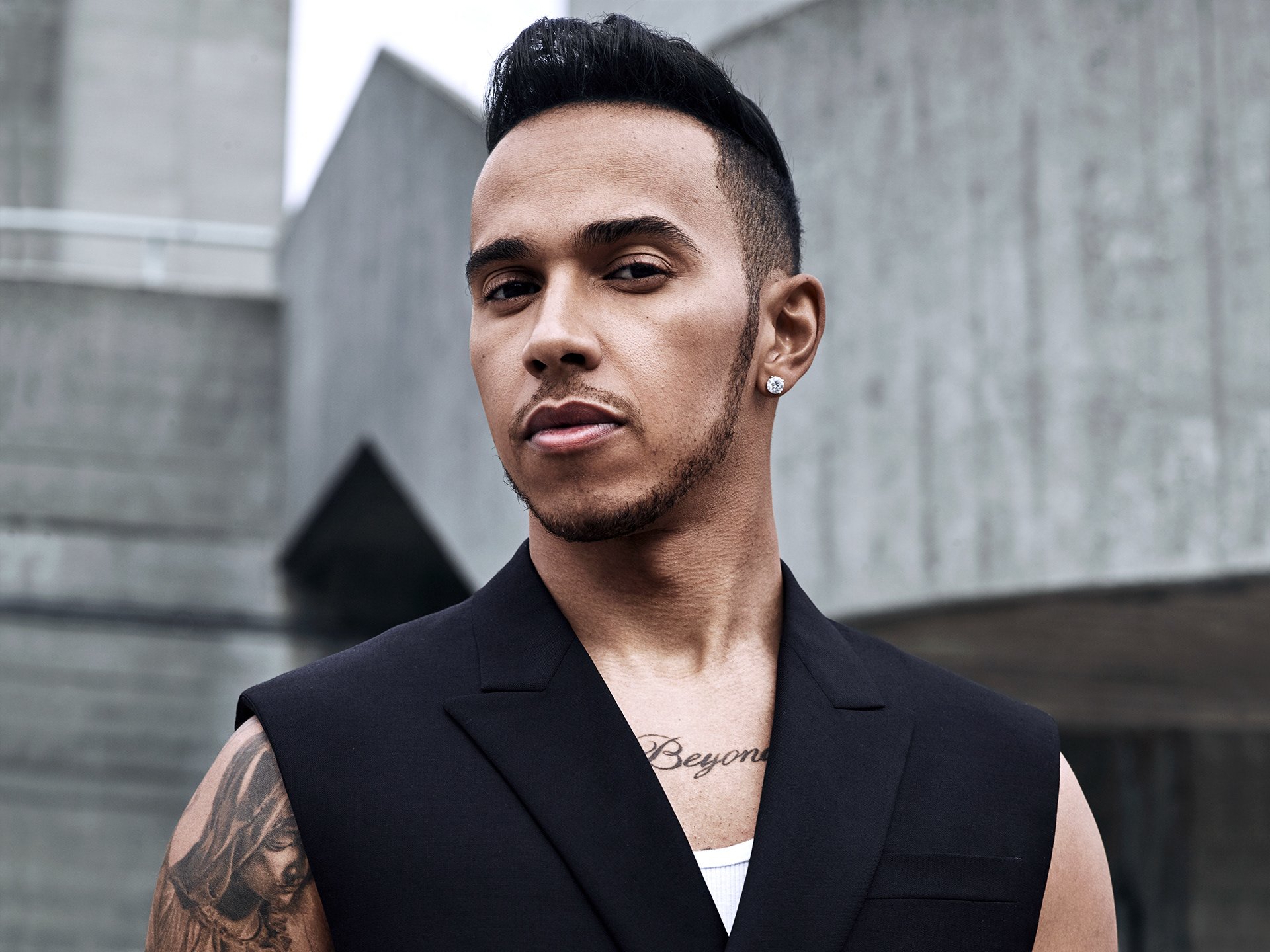 Download Lewis Hamilton Sports HD Wallpaper