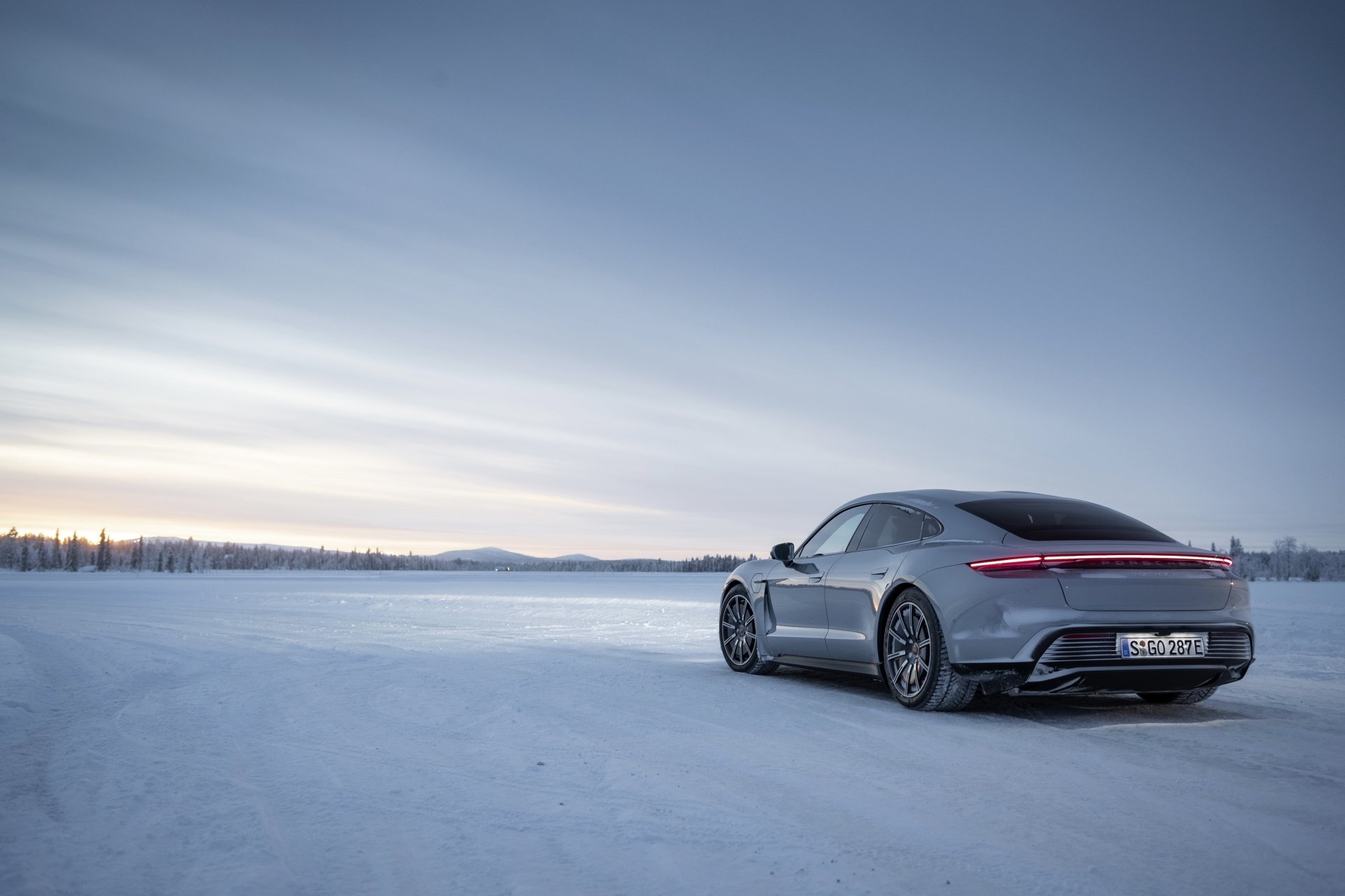 Download Vehicle Porsche Taycan 4S 4k Ultra HD Wallpaper