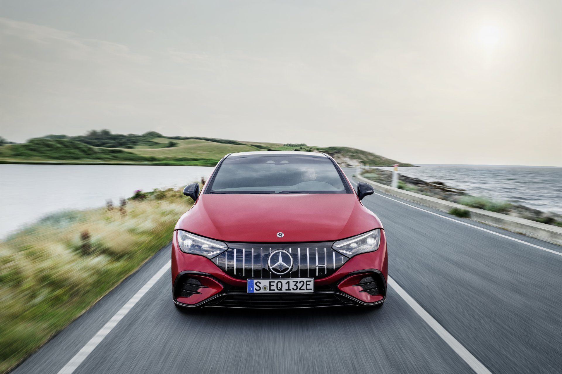 Download Vehicle Mercedes-AMG EQE 43 4k Ultra HD Wallpaper