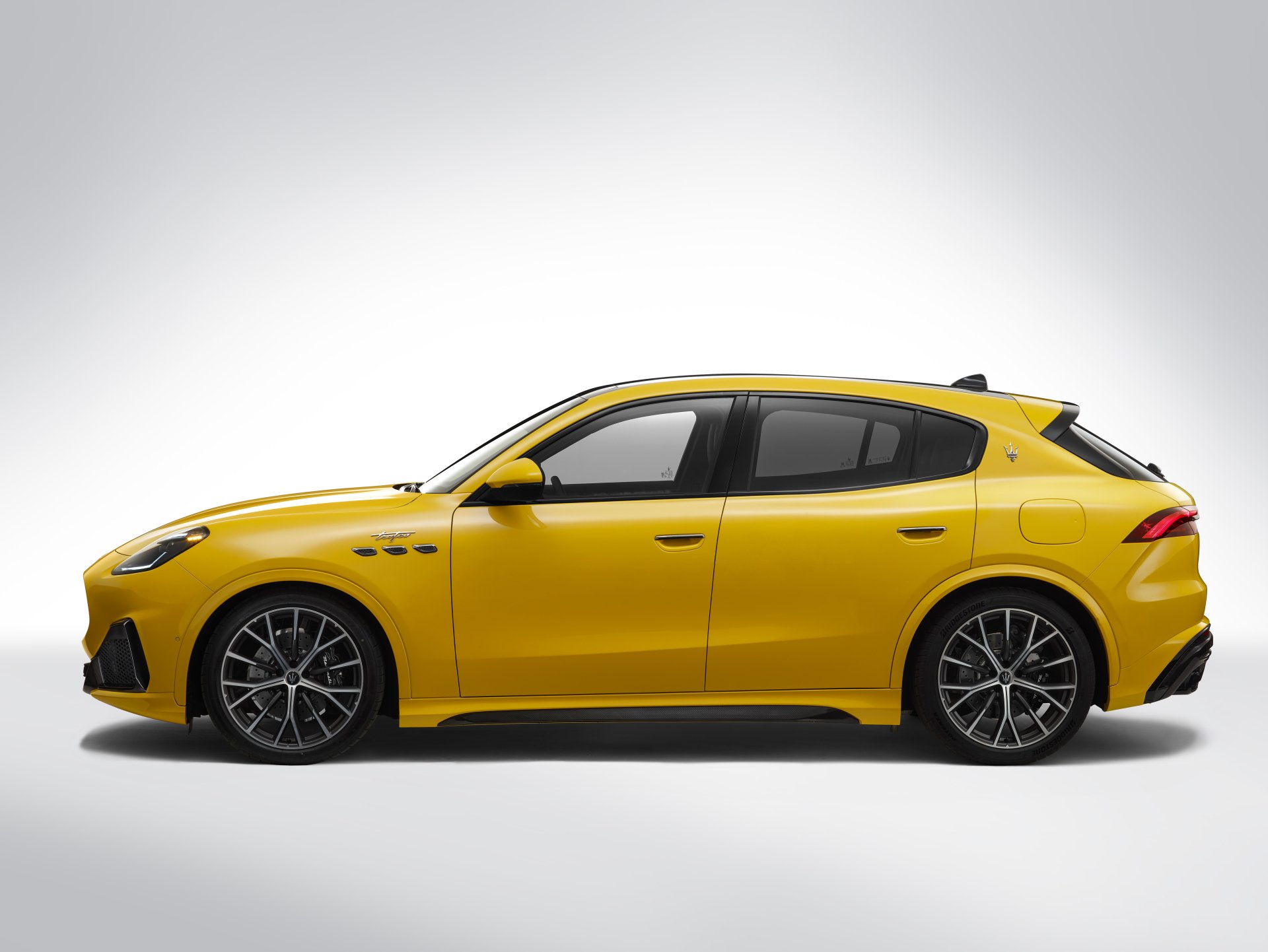 Download Maserati Grecale Trofeo Vehicle Maserati Grecale 4k Ultra HD Wallpaper