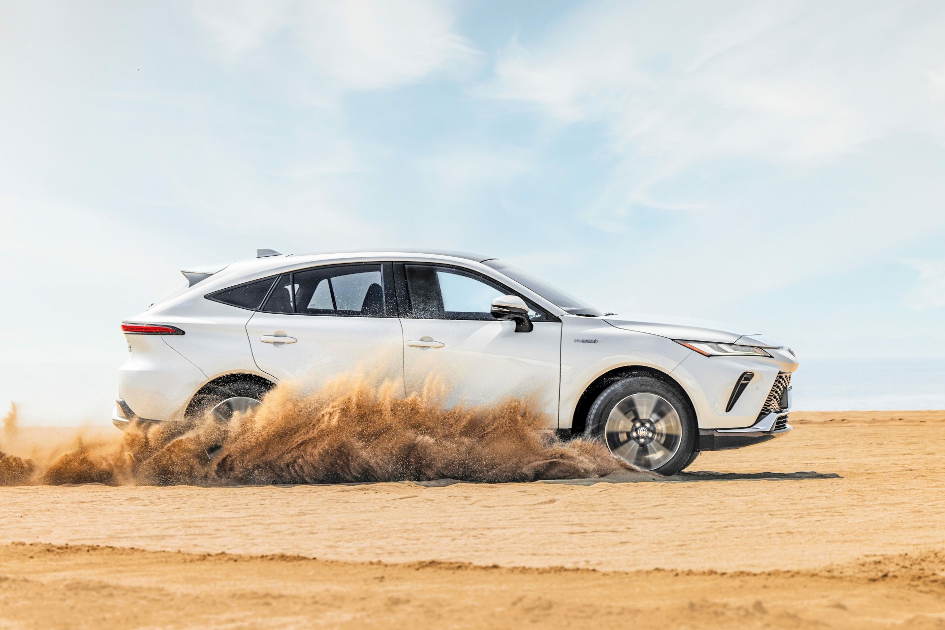 Download Vehicle Toyota Venza Hybrid 8k Ultra HD Wallpaper