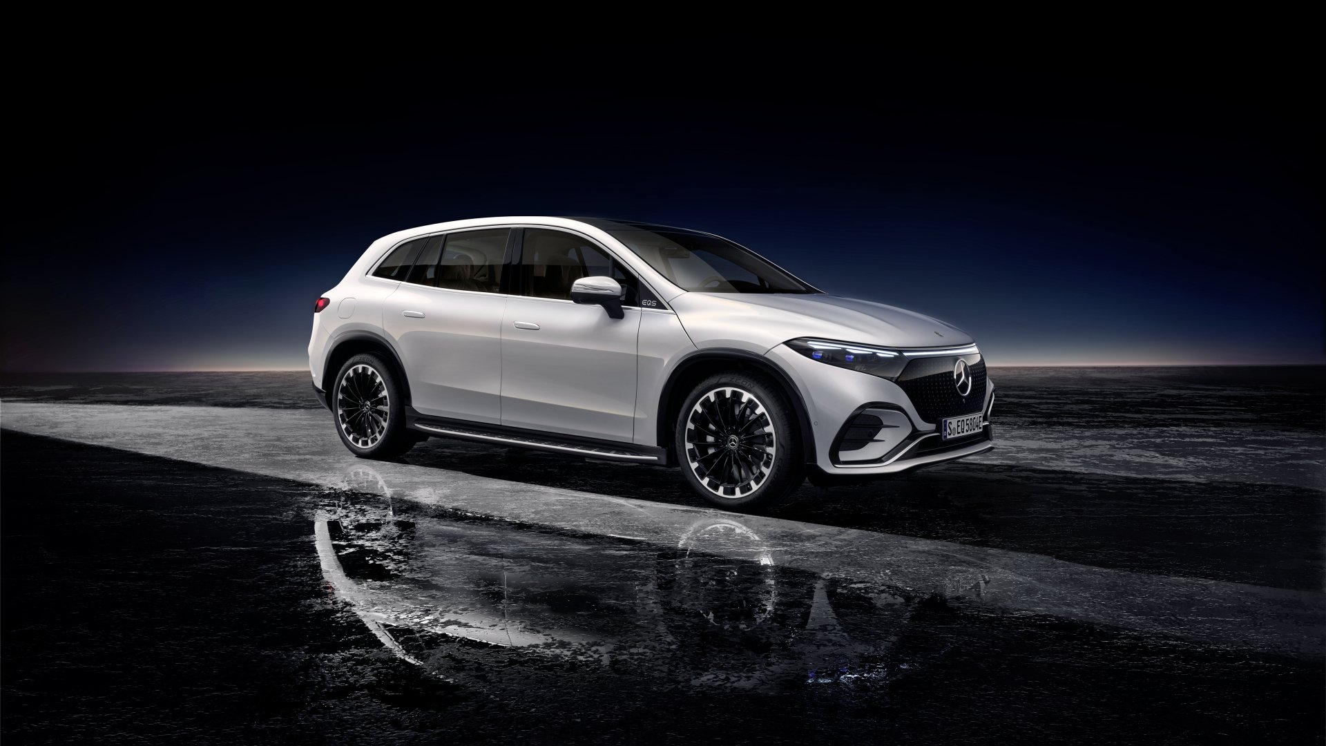 Download Vehicle Mercedes-Benz EQS 450+ 4k Ultra HD Wallpaper