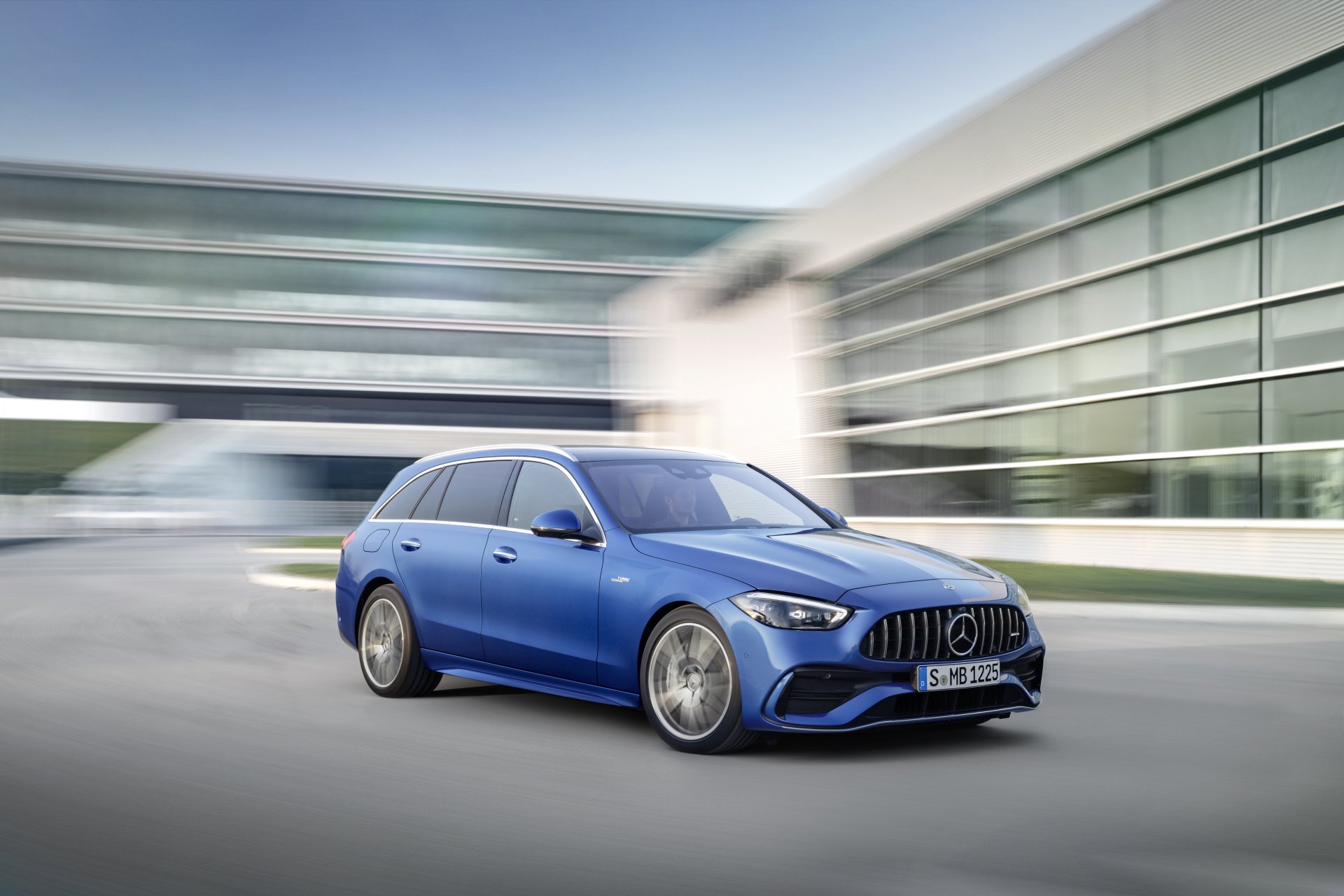 Download Vehicle Mercedes-AMG C 43 Estate 4k Ultra HD Wallpaper