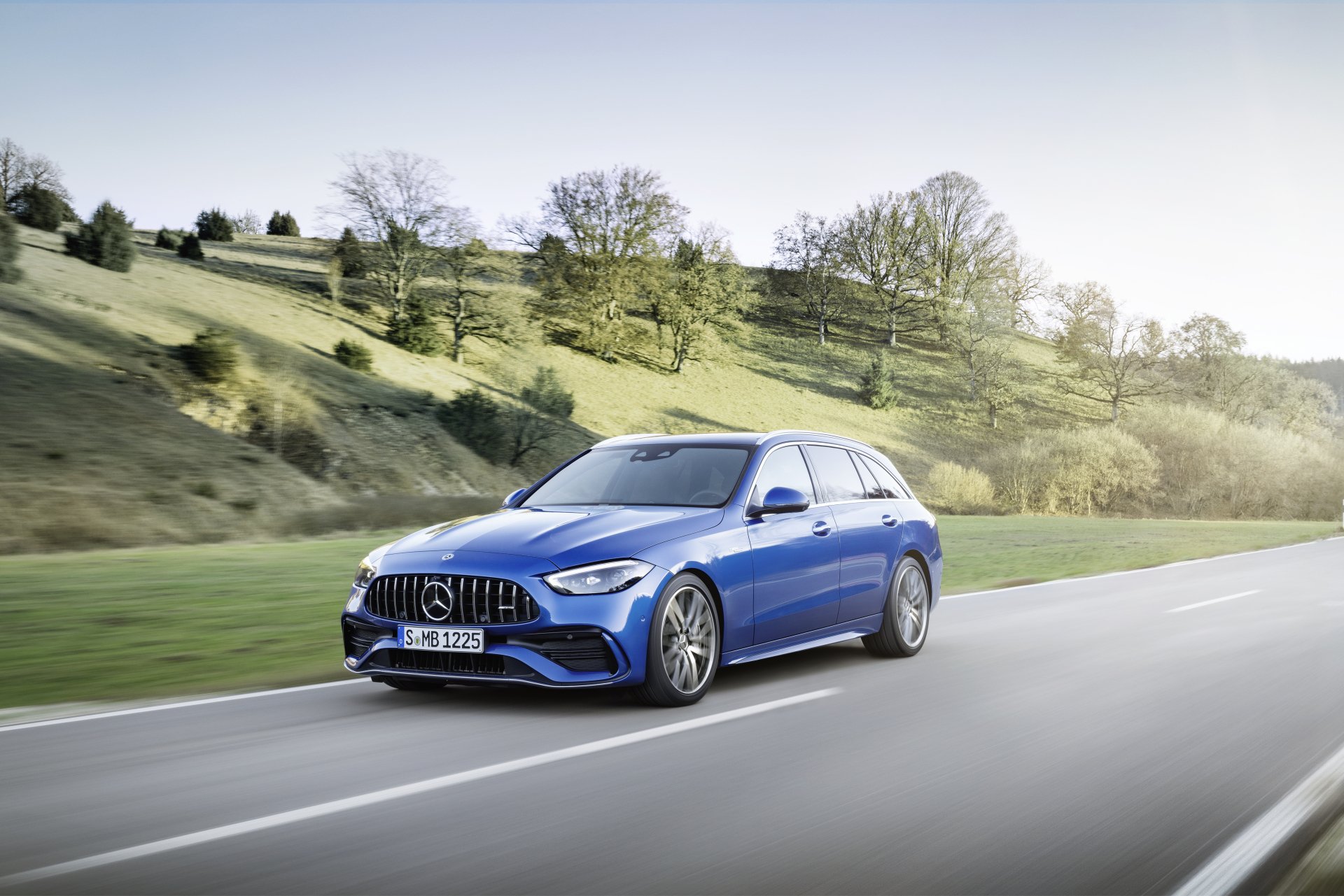 Download Vehicle Mercedes-AMG C 43 Estate 4k Ultra HD Wallpaper