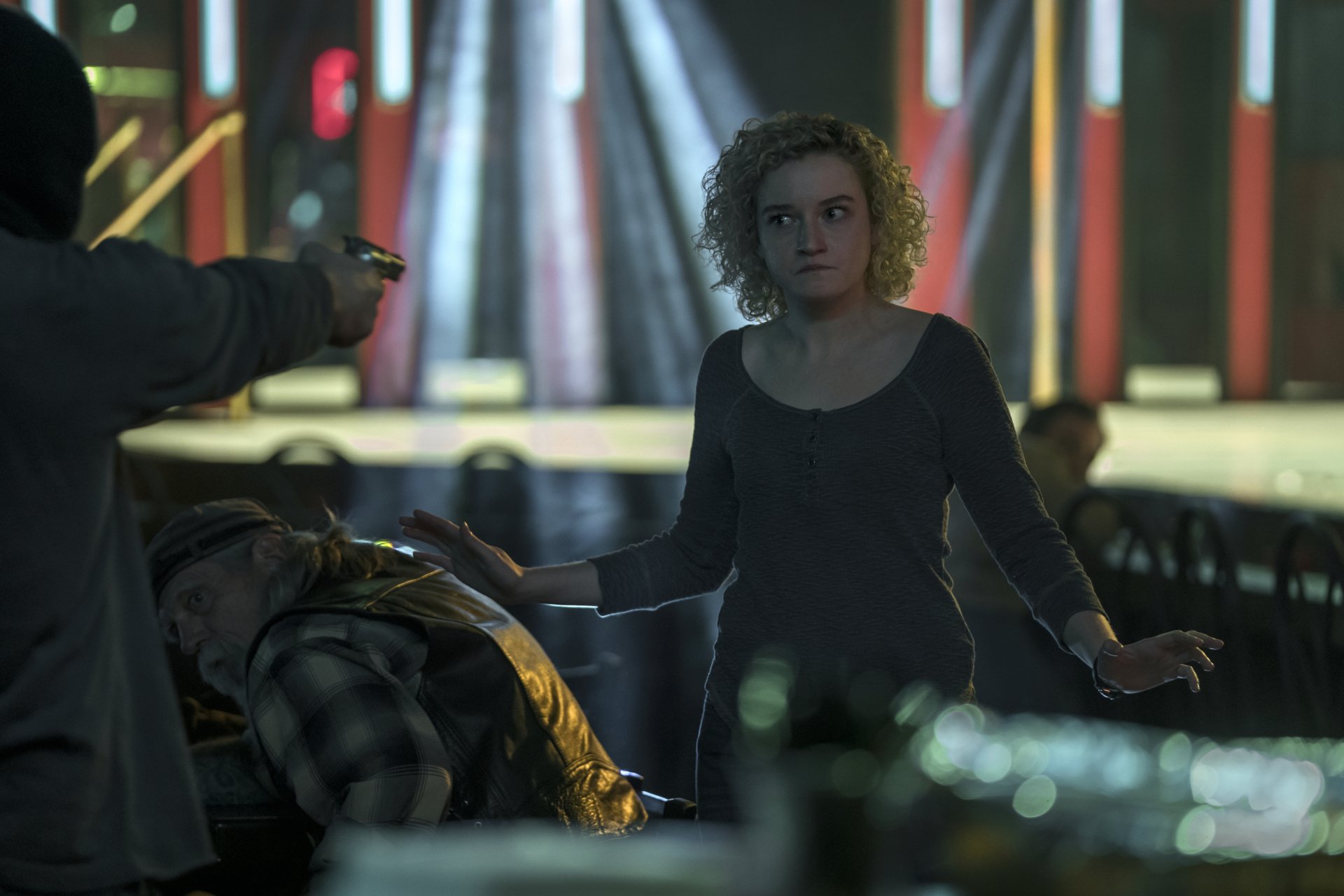 Download Julia Garner TV Show Ozark 4k Ultra HD Wallpaper