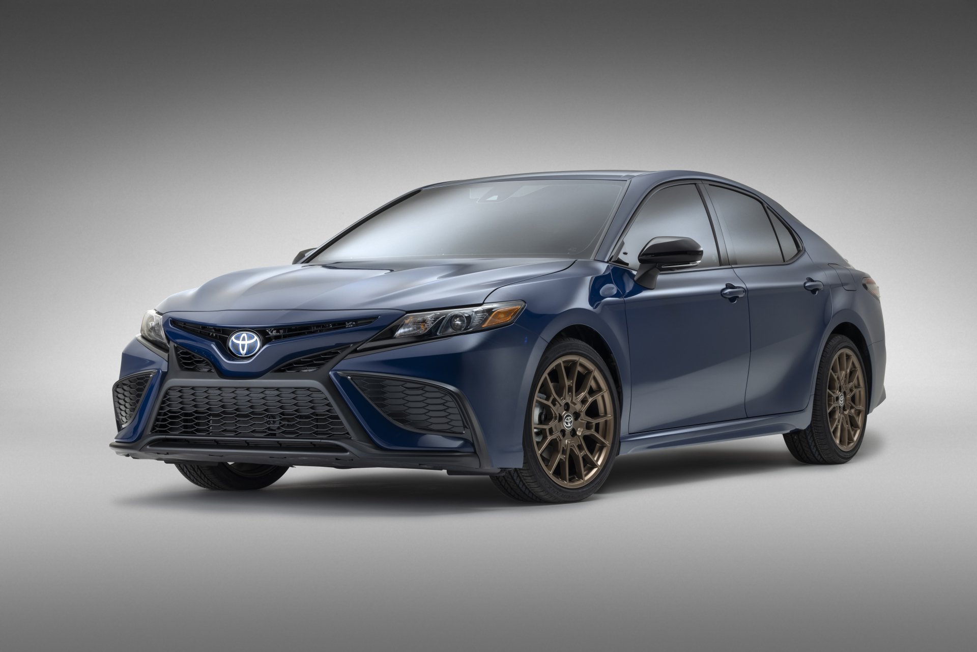 Download Vehicle Toyota Camry 8k Ultra HD Wallpaper