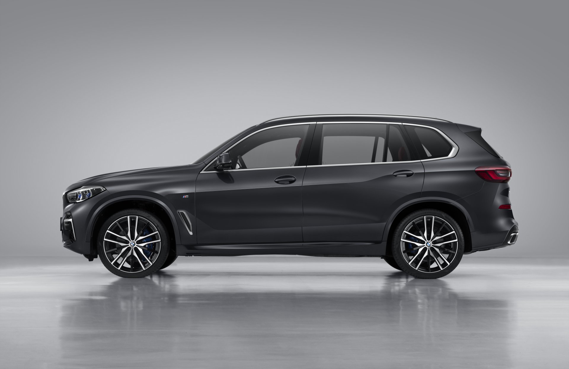 Download Vehicle BMW X5 8k Ultra HD Wallpaper