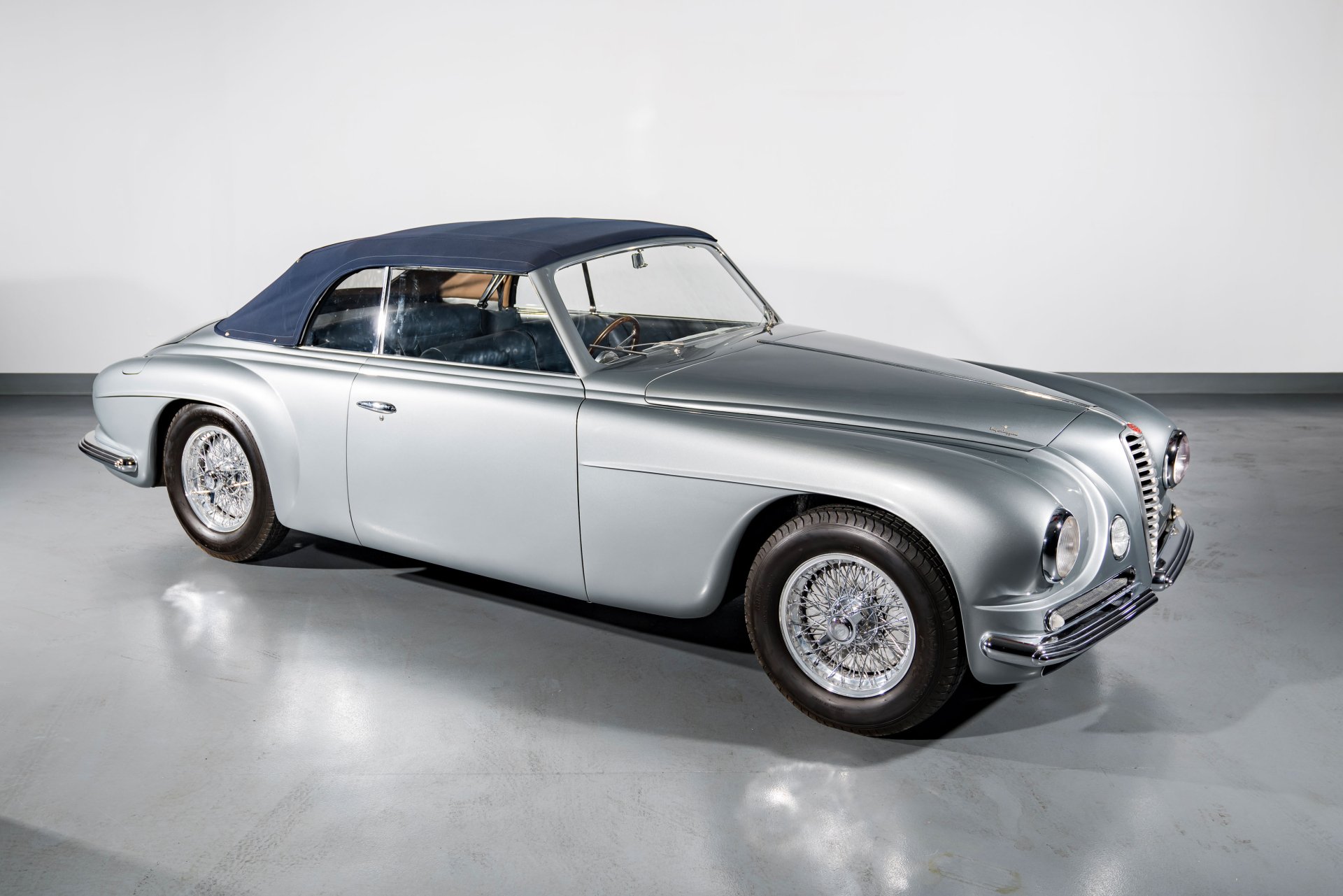 Download Vehicle Alfa Romeo 6C 2500 4k Ultra HD Wallpaper