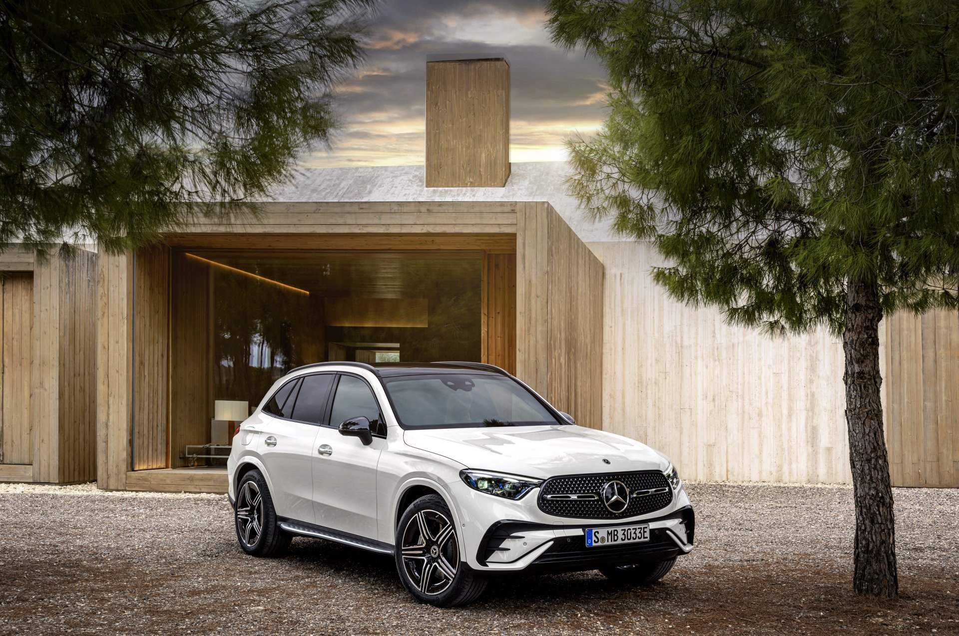 Download Vehicle Mercedes-Benz GLC-Class 4k Ultra HD Wallpaper
