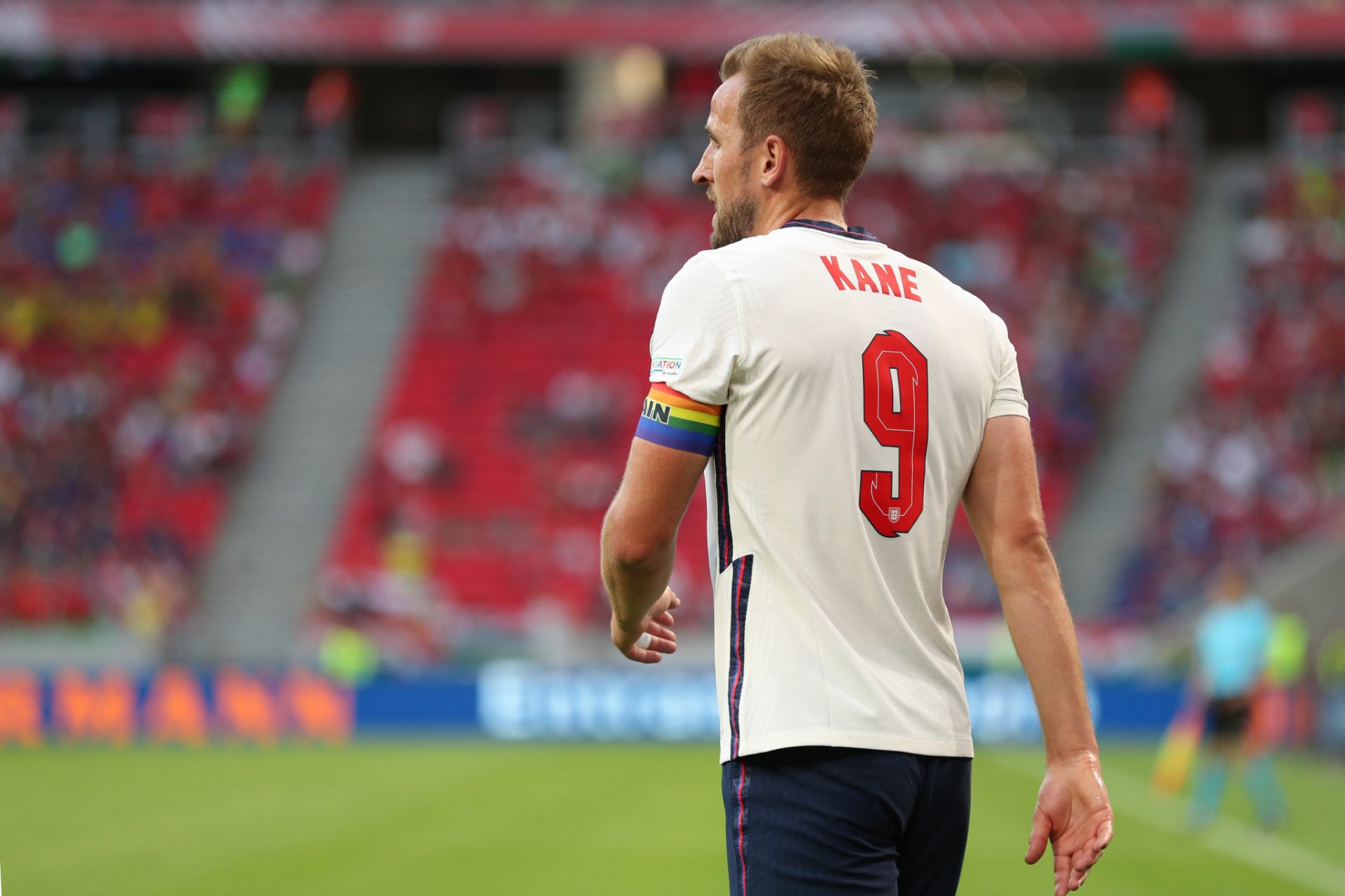 Harry sport. Footballers Captain change Flag. Footballers Captain change Emblem.