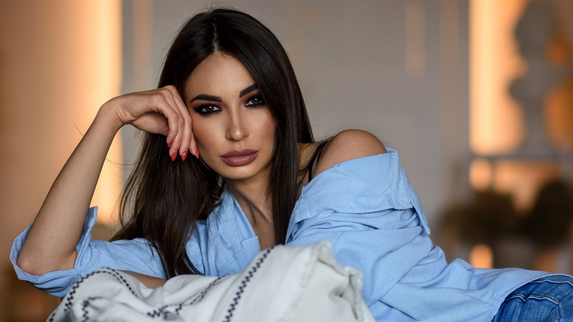 Download Woman Model 4k Ultra HD Wallpaper