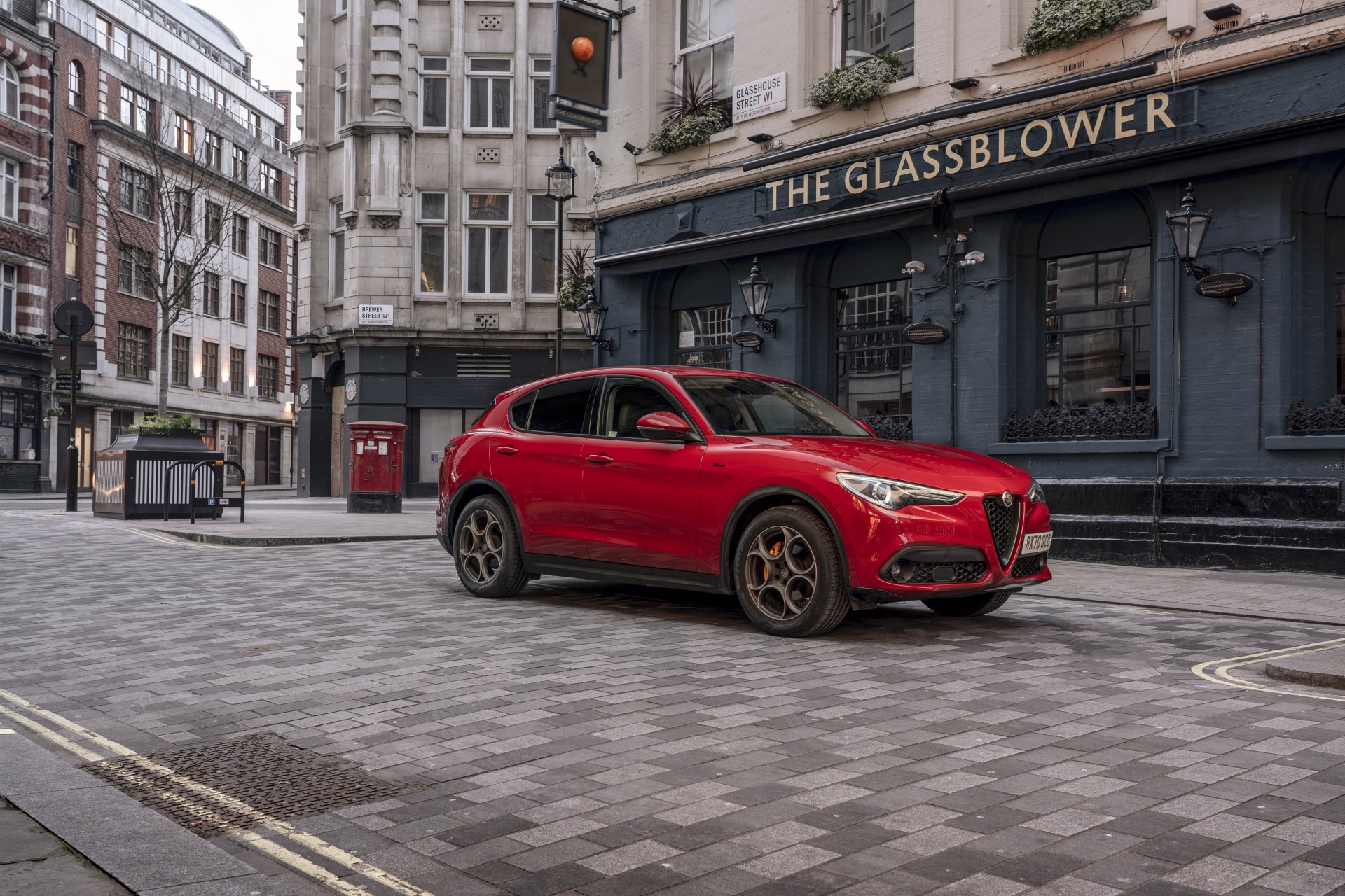 Download Vehicle Alfa Romeo Stelvio 4k Ultra HD Wallpaper