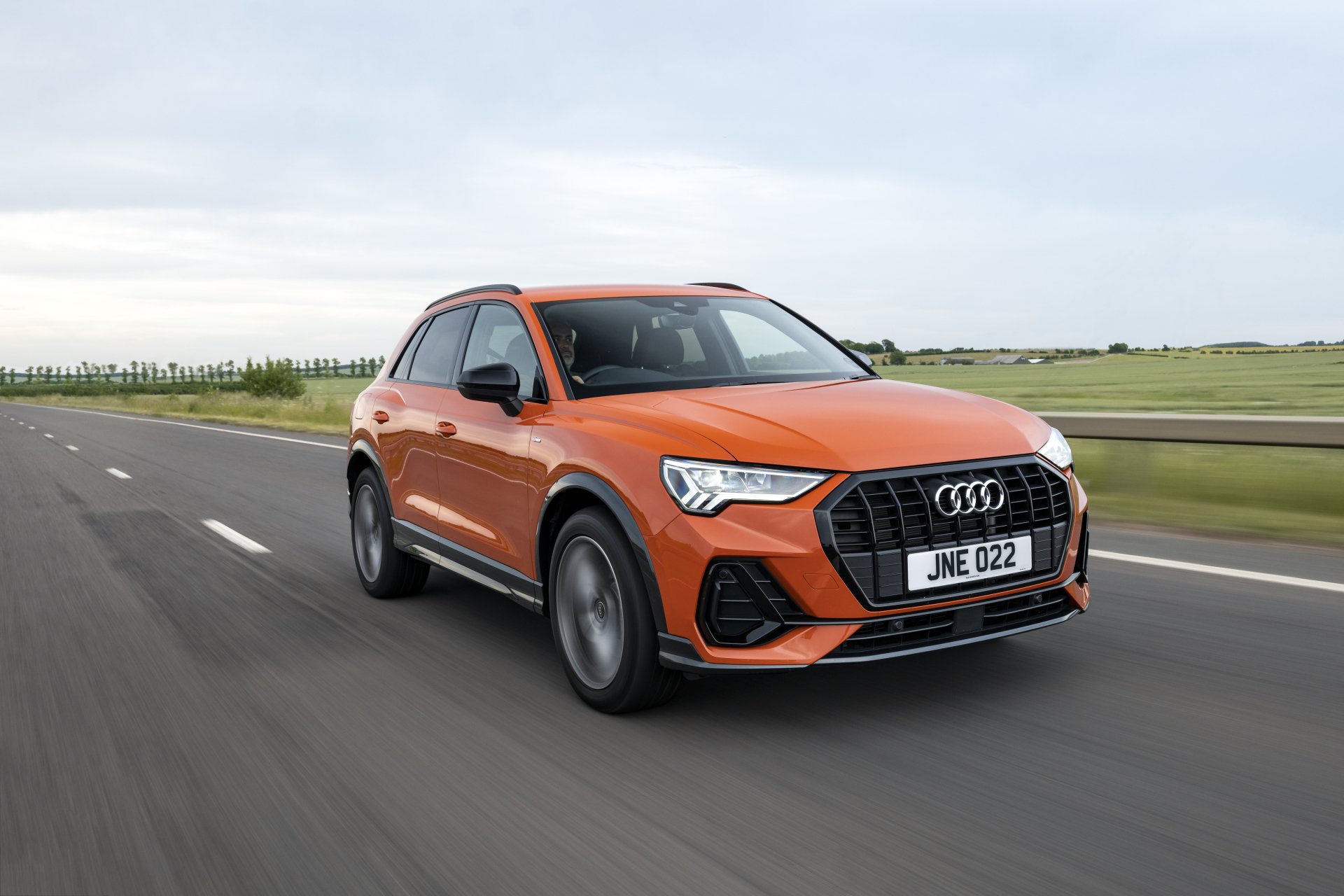 Download Vehicle Audi Q3 35 TFSI 4k Ultra HD Wallpaper