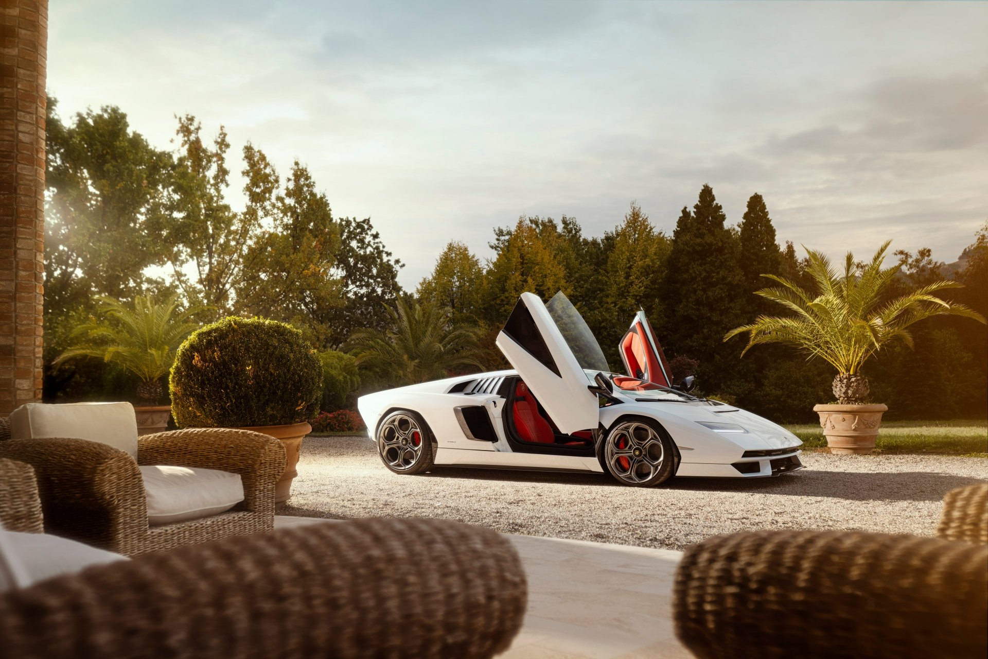 Download Vehicle Lamborghini Countach LPI 800-4 8k Ultra HD Wallpaper