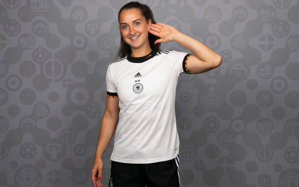 Sports Sara Däbritz Soccer Player Germany Women's National Football Team HD Wallpaper | Background Image