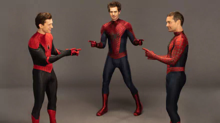 4K Ultra HD wallpaper featuring Tobey Maguire, Andrew Garfield, and Tom Holland as Spider-Man from the movie Spider-Man: No Way Home.
