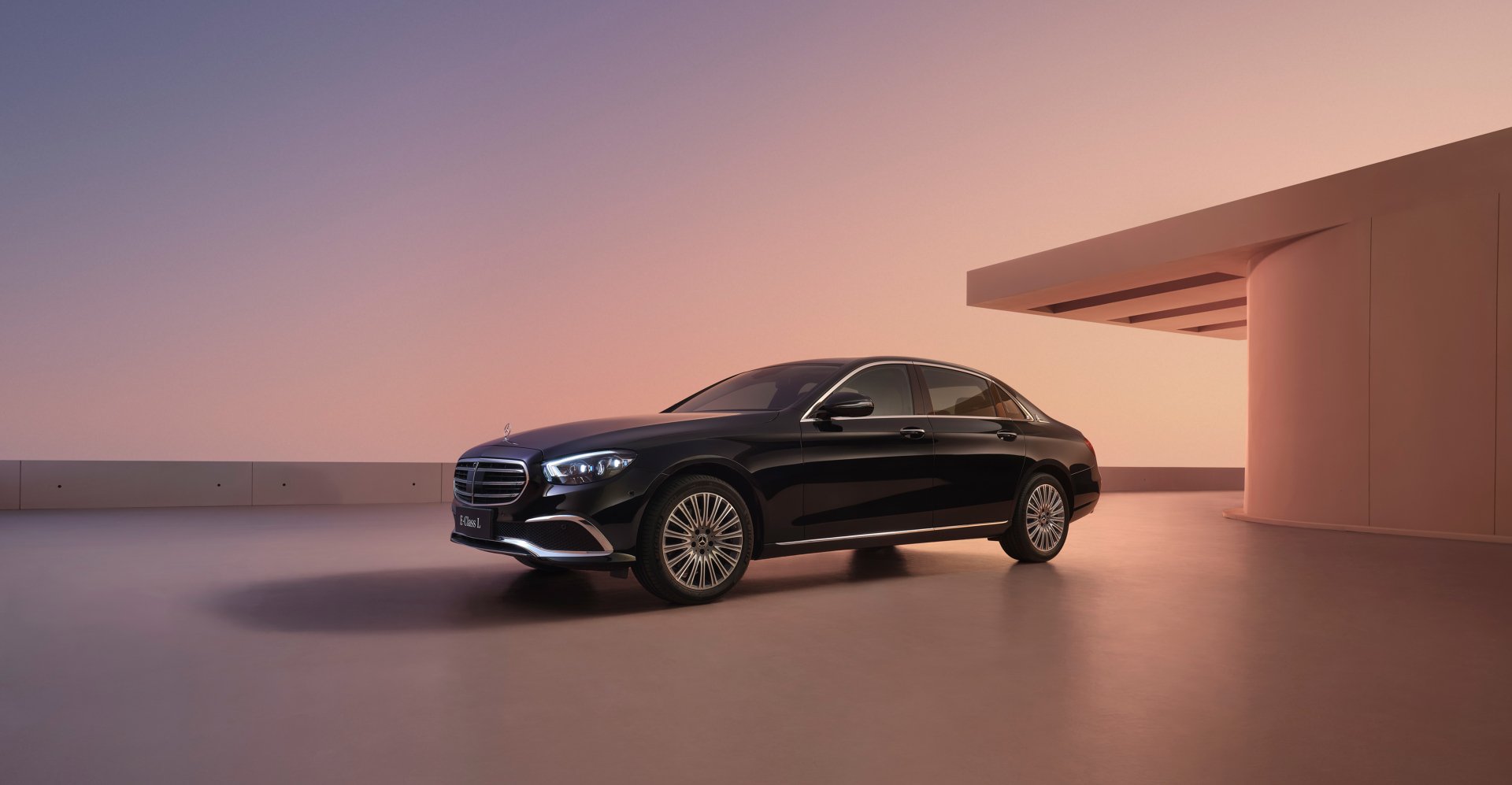 Download Vehicle Mercedes-Benz E 300 4k Ultra HD Wallpaper