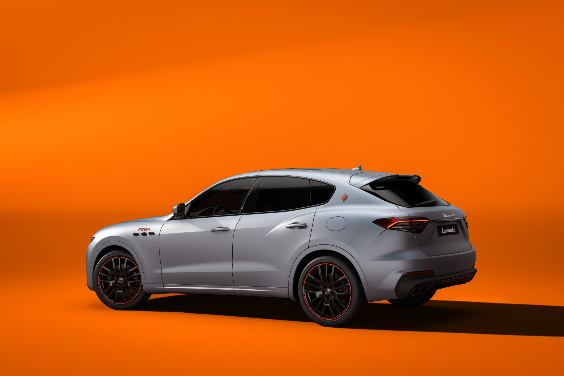 Download Vehicle Maserati Levante 8k Ultra HD Wallpaper