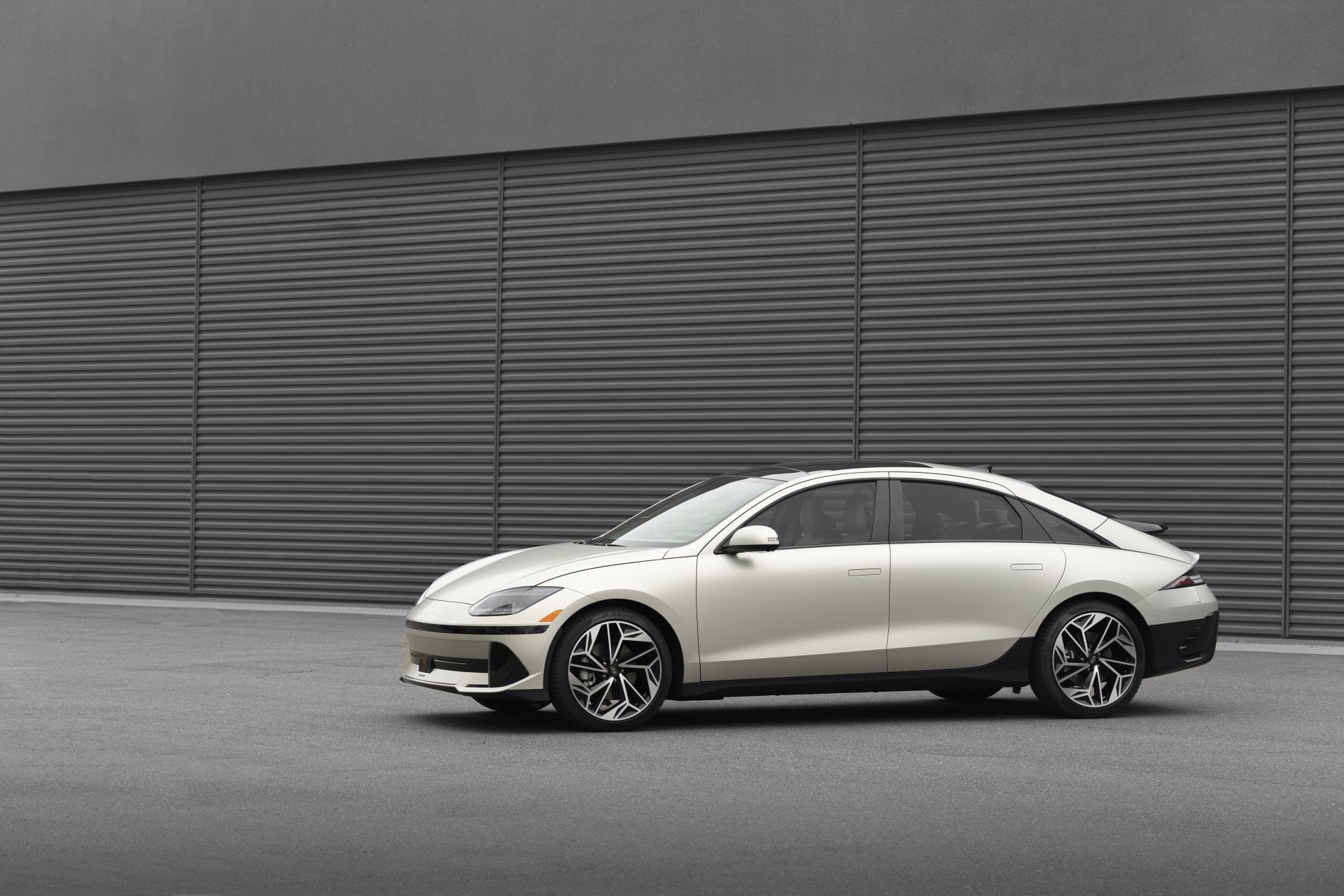 Download Vehicle Hyundai IONIQ 6 4k Ultra HD Wallpaper