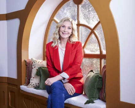  Elizabeth Mitchell in The Santa Clauses