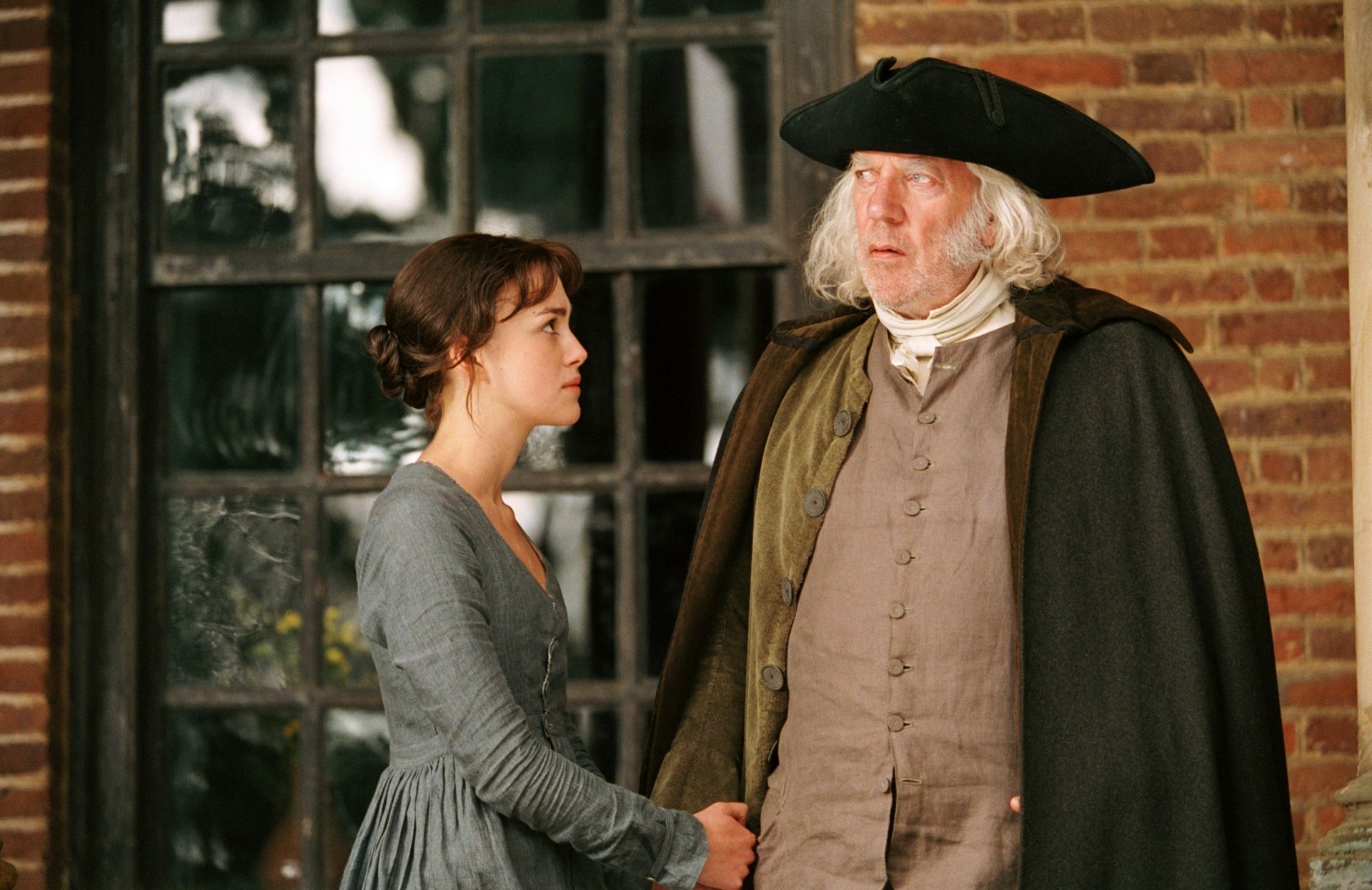 Download Donald Sutherland Keira Knightley Movie Pride & Prejudice HD Wallpaper