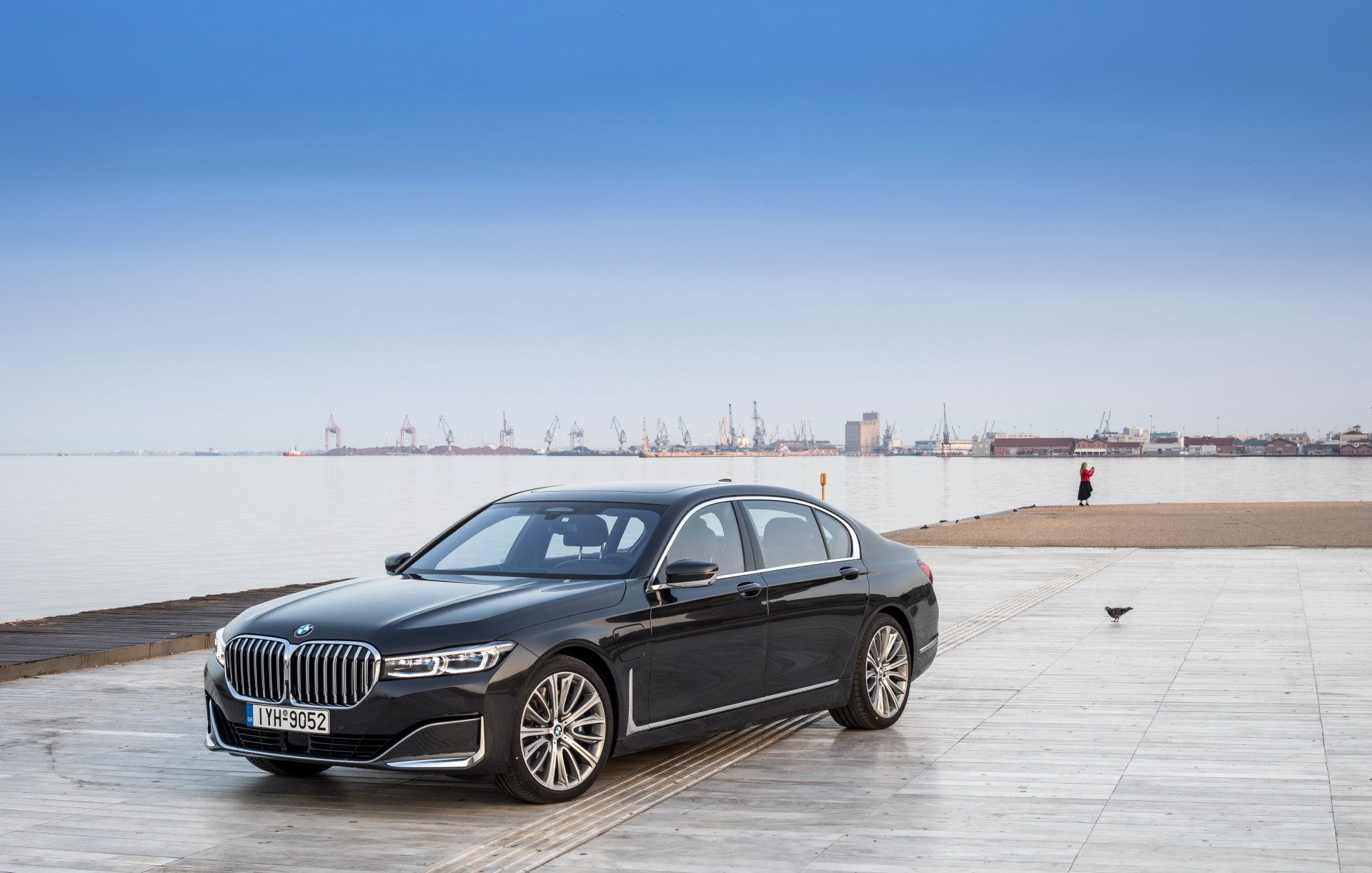 Download Vehicle BMW 7 Series HD Wallpaper