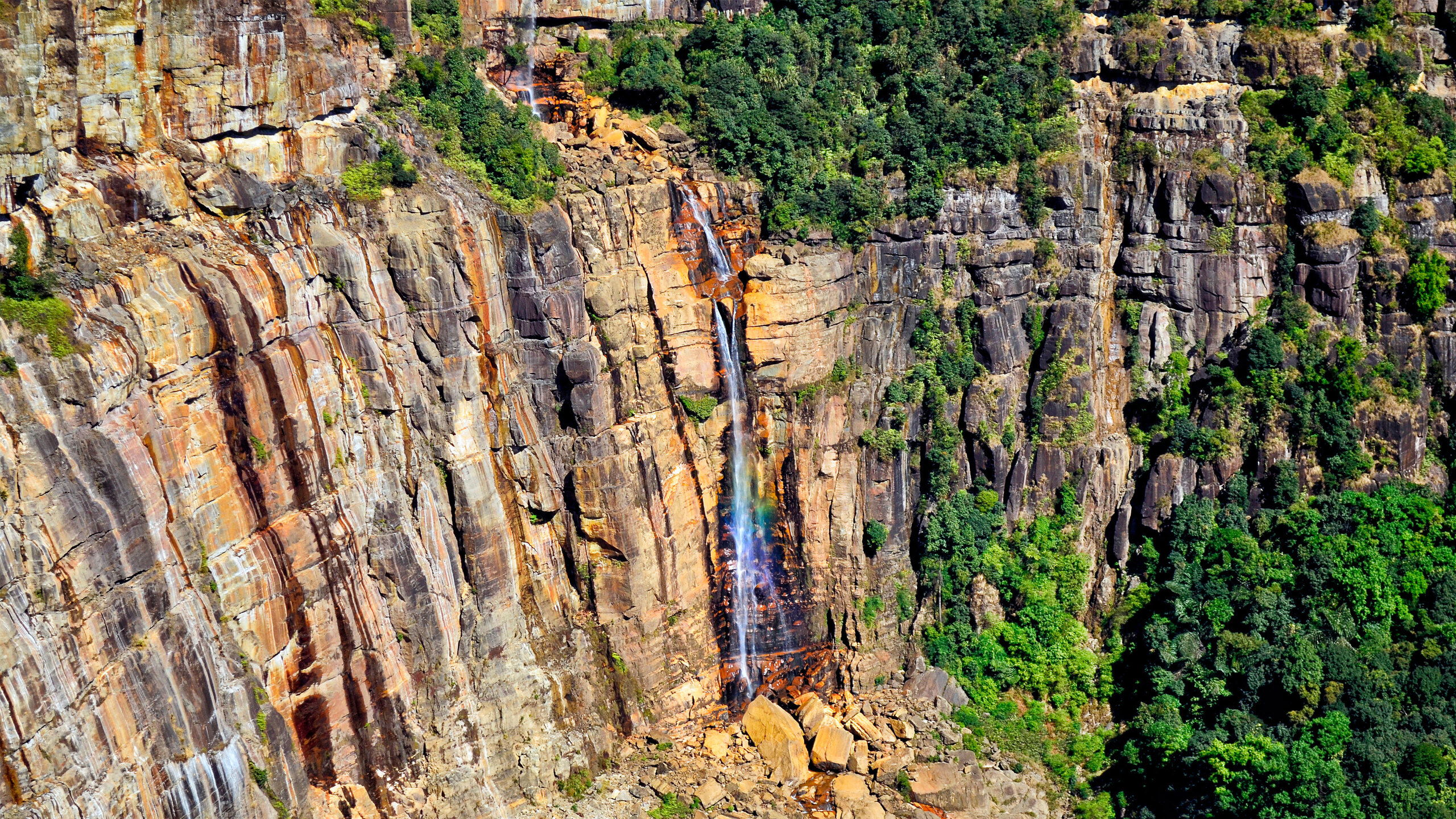 Tallest plunge waterfall in India - Nohkalikai Falls, Meghalaya by Indranil Aditya