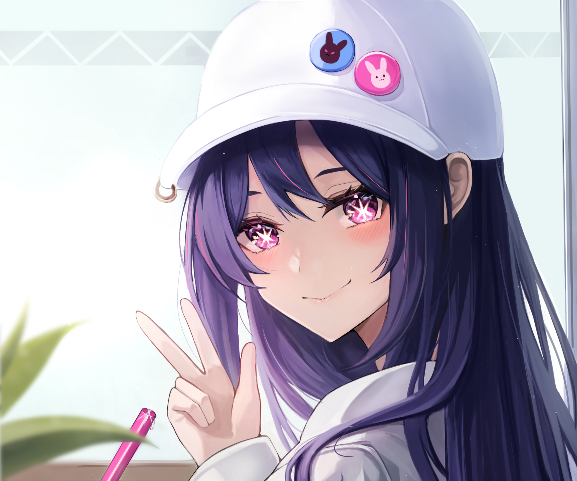 HD PC wallpaper of Ai Hoshino from Oshi no Ko: anime girl with long purple hair, sparkling pink eyes, white cap, smiling and flashing a peace sign.