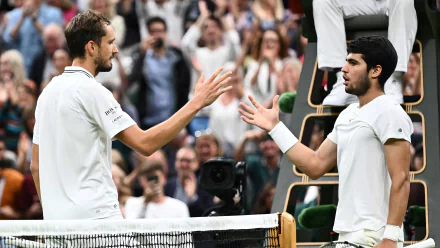 HD Wallpaper of tennis players at Wimbledon 2023 greeting each other after a match, a great background for tennis enthusiasts.