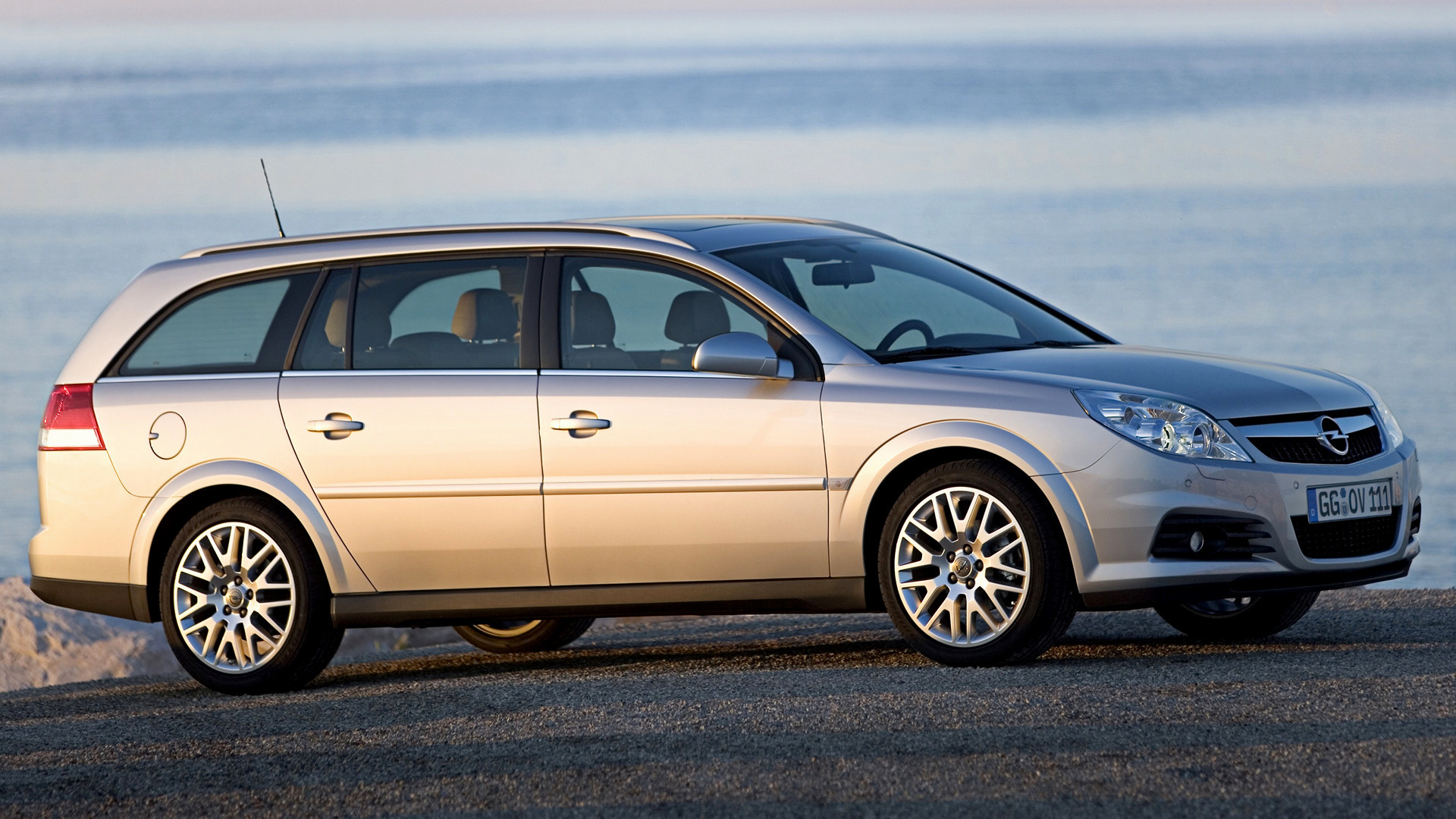 Download Station Wagon Vehicle Opel Vectra Caravan HD Wallpaper