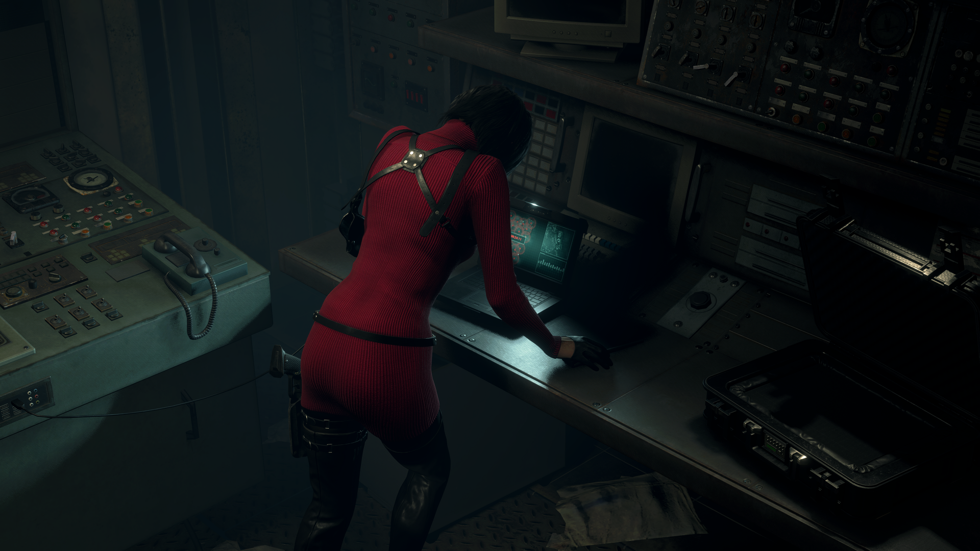 4K Ultra HD wallpaper from Resident Evil 4 (2023) Separate Ways remake, featuring a character in red interacting with a computer in a dimly lit room.